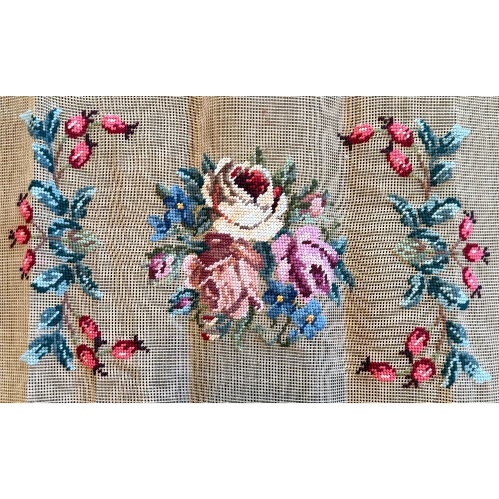 Vintage Preworked Decorator Needlepoint Canvas Floral Bench Cushion Design 9x17